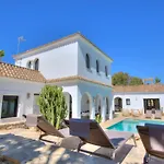 Mas Tranquila - A Stylish With Pool 150 M From The * 콘일데라프론테라