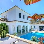 빌라 Mas Tranquila - A Stylish With Pool 150 M From The