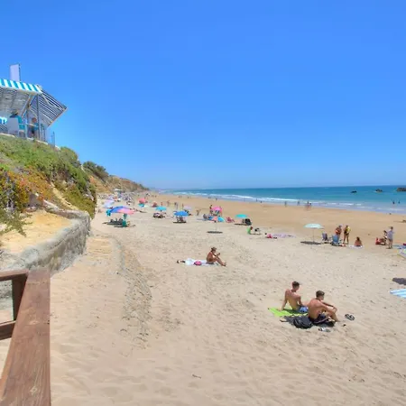 Villa Mas Tranquila - A Stylish With Pool 150 M From The