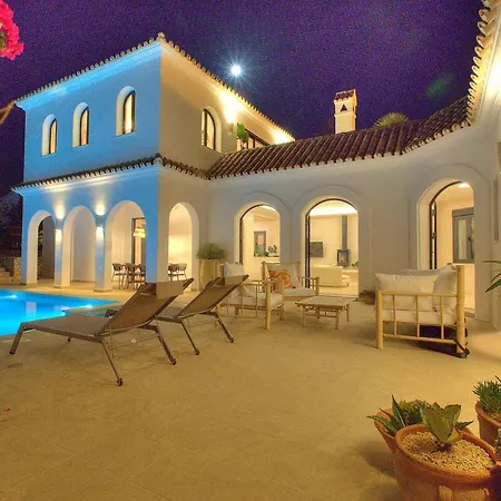 Mas Tranquila - A Stylish With Pool 150 M From The Conil De La Frontera