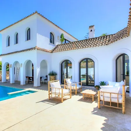 Mas Tranquila - A Stylish With Pool 150 M From The Villa Conil De La Frontera