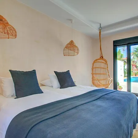 Mas Tranquila - A Stylish With Pool 150 M From The *