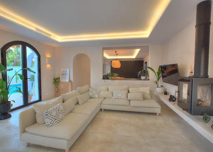 Mas Tranquila - A Stylish With Pool 150 M From The 别墅 *