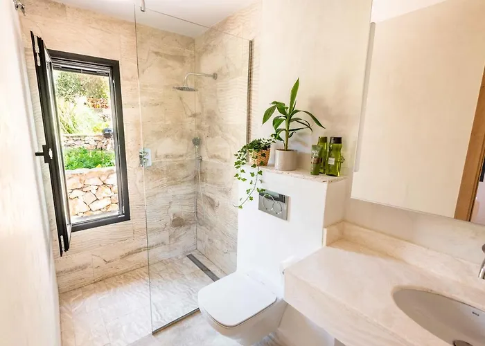 别墅 Mas Tranquila - A Stylish With Pool 150 M From The *