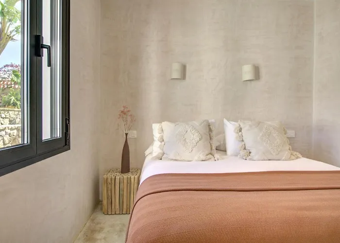 别墅 Mas Tranquila - A Stylish With Pool 150 M From The *