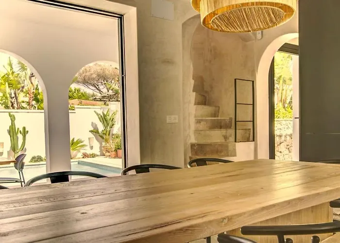 别墅 Mas Tranquila - A Stylish With Pool 150 M From The *
