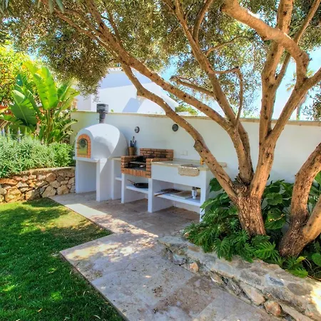 Mas Tranquila - A Stylish With Pool 150 M From The Villa