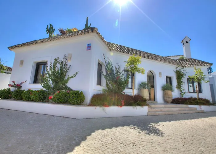Villa Mas Tranquila - A Stylish With Pool 150 M From The Conil De La Frontera