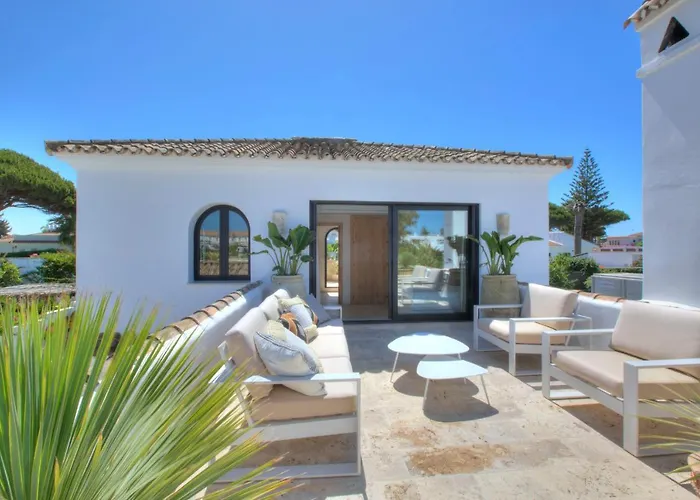 Mas Tranquila - A Stylish With Pool 150 M From The Villa