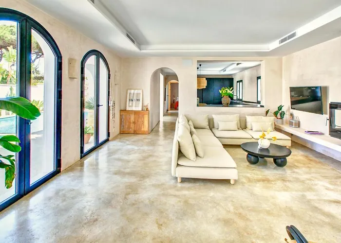 Mas Tranquila - A Stylish With Pool 150 M From The