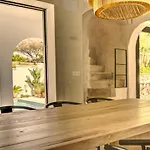 别墅 Mas Tranquila - A Stylish With Pool 150 M From The 科尼尔-德拉弗龙特拉
