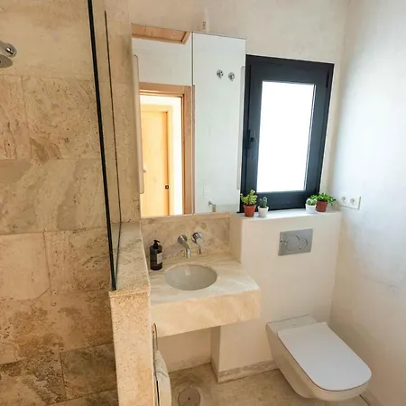 Mas Tranquila - A Stylish With Pool 150 M From The Villa *